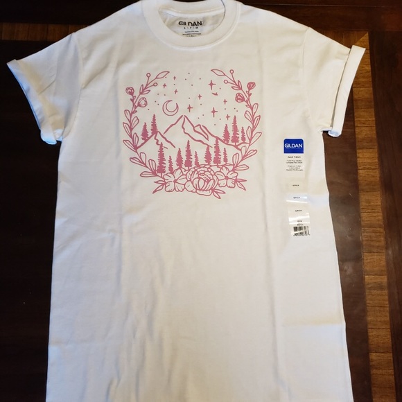 Mountains graphic tee shirt size Small - Picture 4 of 6